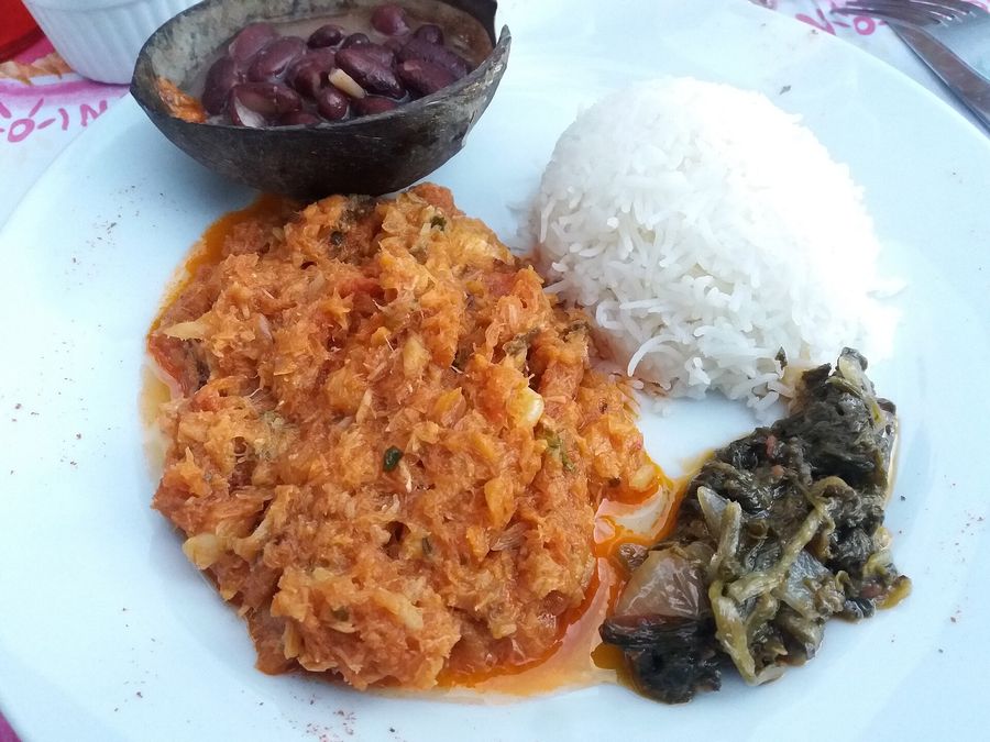 Rougail morue, plat créole préparé par Le Paille en Queue, traiteur en Dordogne